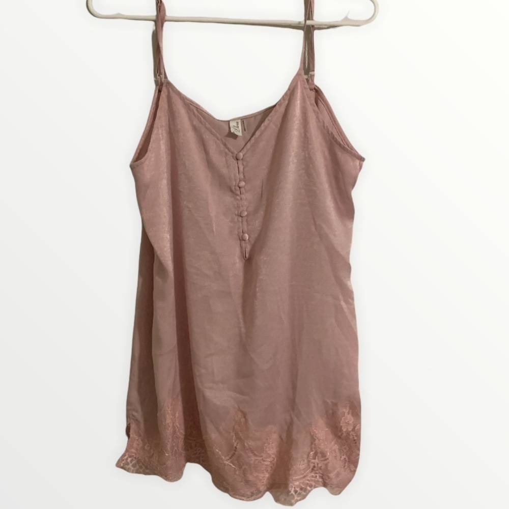 ❤️VALENTINES DAY COLLECTION:Lacey Pink Tank with Buttons Size L